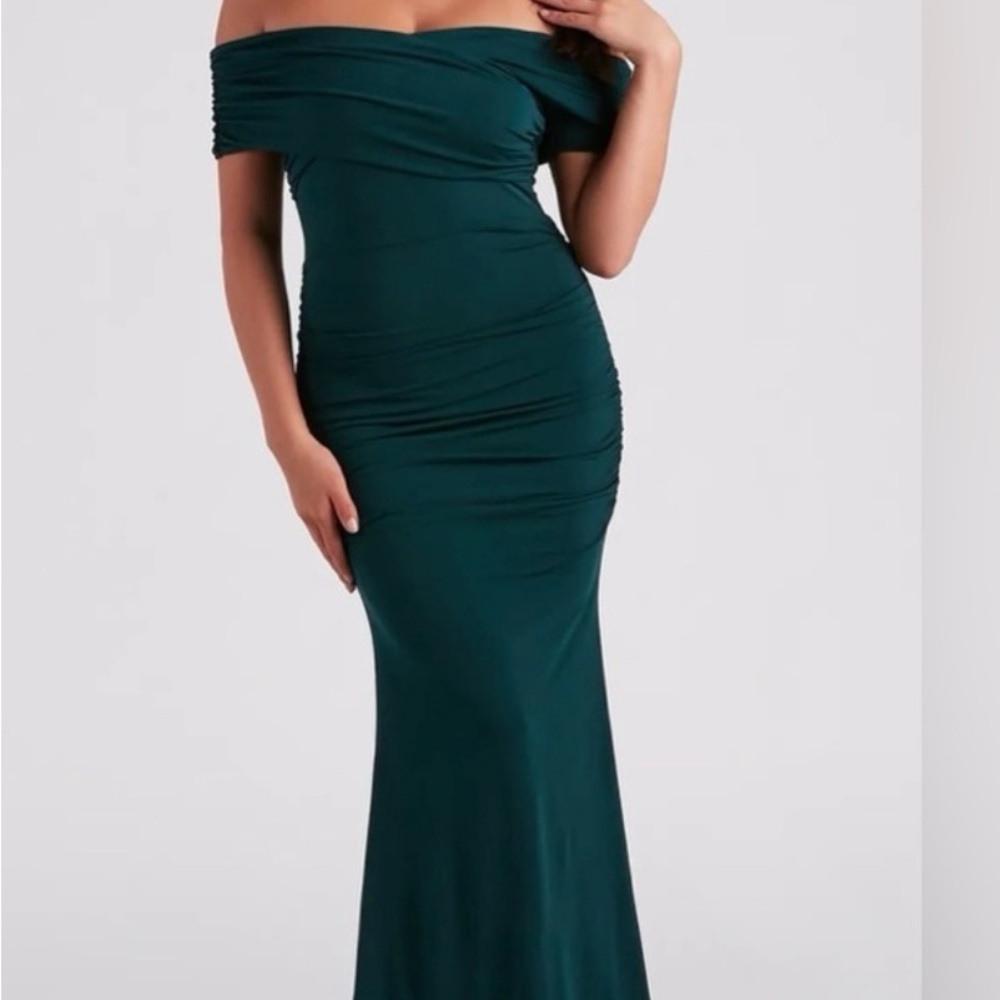 Elegant Off-Shoulder Green Dress
